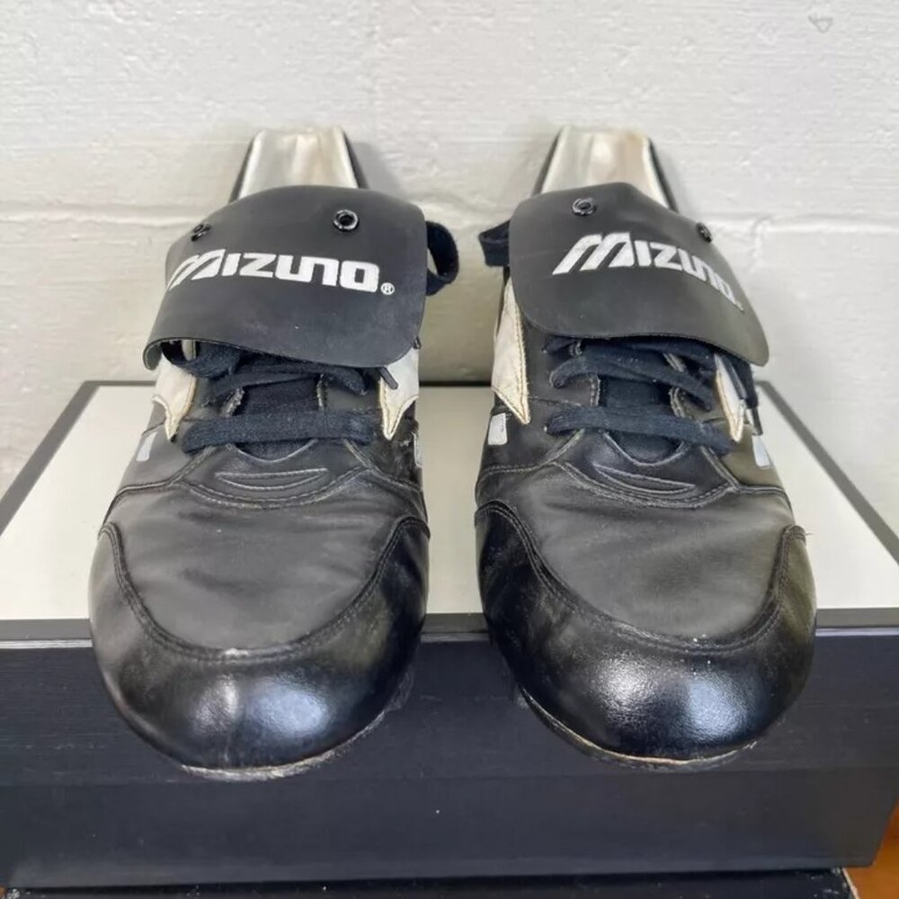 Mizuno Football Soccer Shoes Black Leather Sneaker Lace up Men's Size 11.5‎ US